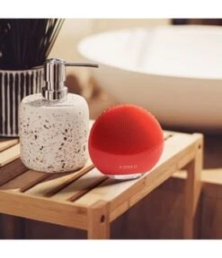 FOREO LUNA™ 4 Mini Coral Gesichtsbürste -Optimal Kosmetik Geschäft foreo lunatm 4 mini coral gesichtsbuerste 1 stk 7350120791320 visual