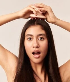 GLOV Scalp Massage Massagegerät -Optimal Kosmetik Geschäft glov scalp massage massagegeraet 1 stk 5907440743151 visual3