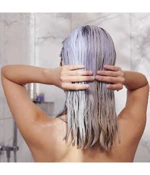 Schwarzkopf Professional BlondMe Cool Blondes Neutralizing Haarkur 5 Schwarzkopf Professional BlondMe Cool Blondes Neutralizing Haarkur – Bild 5