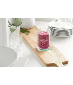 Yankee Candle Black Cherry Duftkerze -Optimal Kosmetik Geschäft yankee candle black cherry duftkerze 567 g 5038581125015 visual2