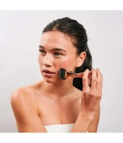 Zoë Ayla 3-Piece Microneedling Dermaroller -Optimal Kosmetik Geschäft zoe ayla 3 piece microneedling dermaroller 1 stk 0686012018204 detail